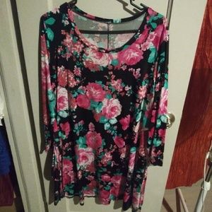 **2 for$15*Cute floral tunic/dress with pockets